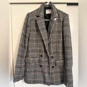 Old Navy Black and White Plaid Blazer NWT - Women’s size Medium (Tall)